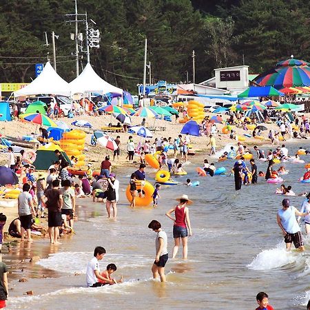Ocean Beach Hotel Taean Esterno foto