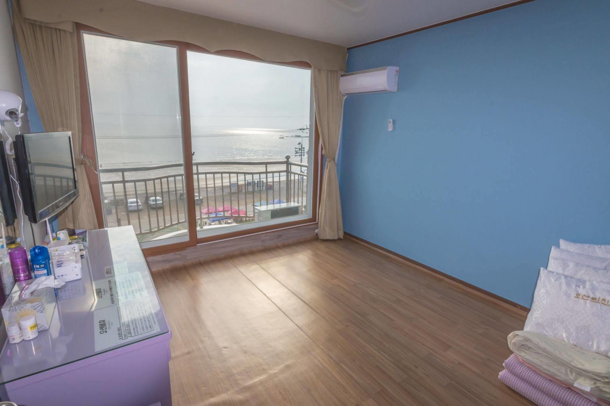 Ocean Beach Hotel Taean Esterno foto