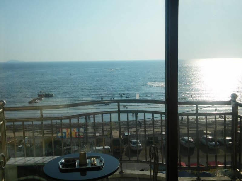 Ocean Beach Hotel Taean Esterno foto
